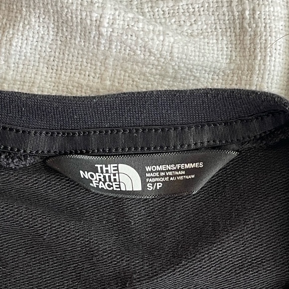 The North Face Women's Black Crewneck - Picture 3 of 3